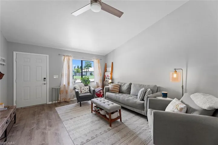 7470/7472 Field Rd, Fort Myers Fl 33967