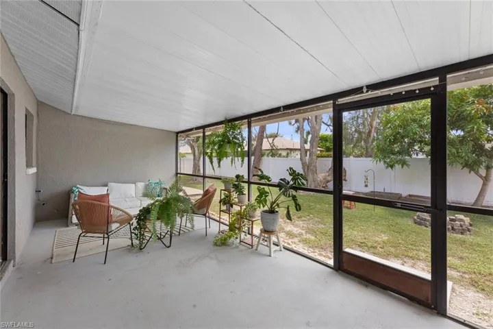 7470/7472 Field Rd, Fort Myers Fl 33967