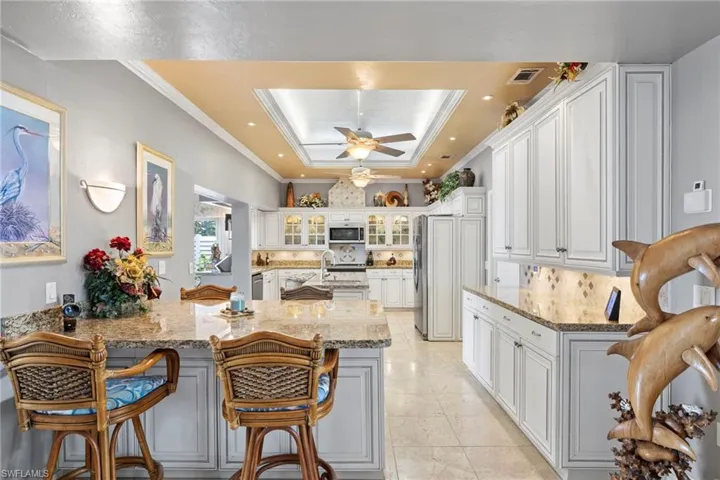 kitchen peninsula