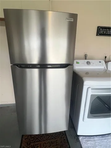 Extra refrigerator; washer / dryer