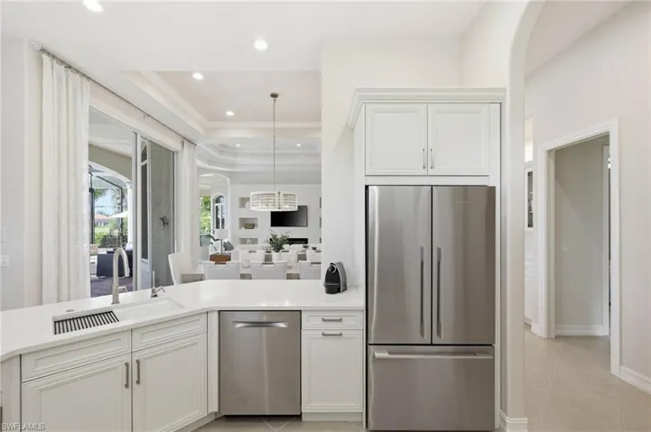 8950 Shenendoah Cir, Naples, Florida 34113