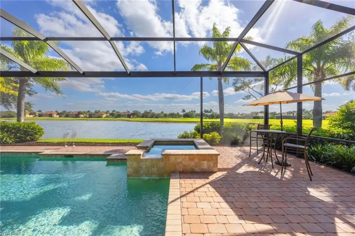 8950 Shenendoah Cir, Naples, Florida 34113