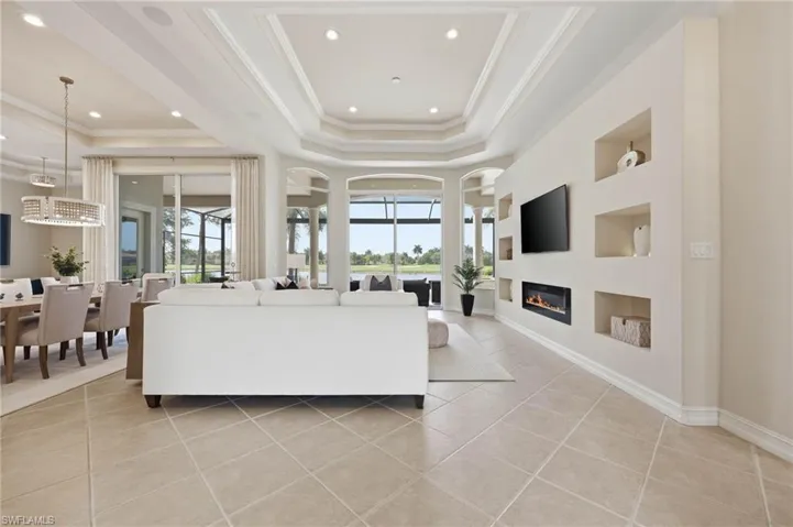 8950 Shenendoah Cir, Naples, Florida 34113