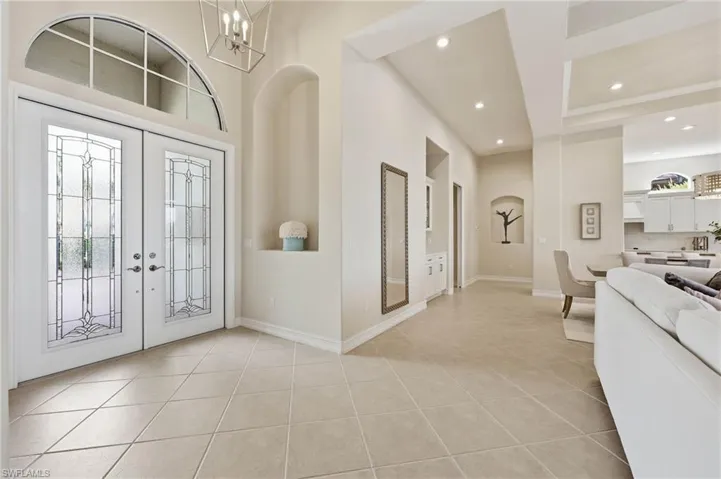 8950 Shenendoah Cir, Naples, Florida 34113