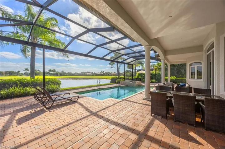 8950 Shenendoah Cir, Naples, Florida 34113