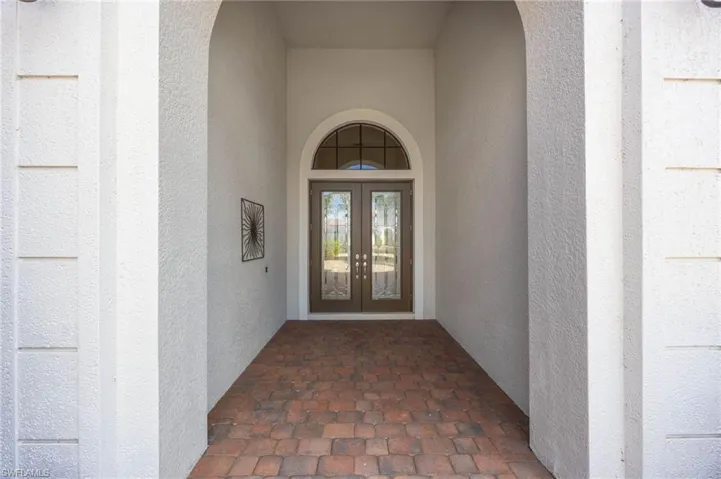8950 Shenendoah Cir, Naples, Florida 34113