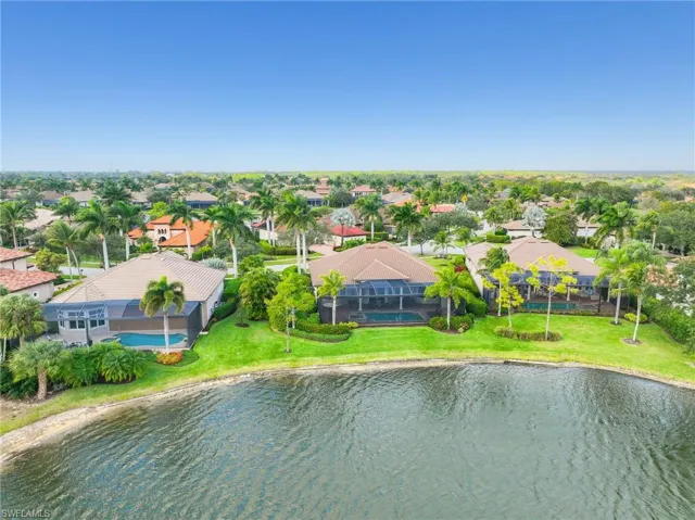 8950 Shenendoah Cir, Naples, Florida 34113