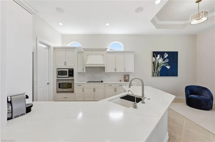 8950 Shenendoah Cir, Naples, Florida 34113