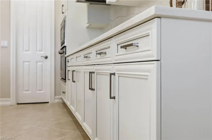 8950 Shenendoah Cir, Naples, Florida 34113