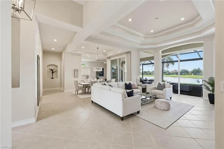 8950 Shenendoah Cir, Naples, Florida 34113