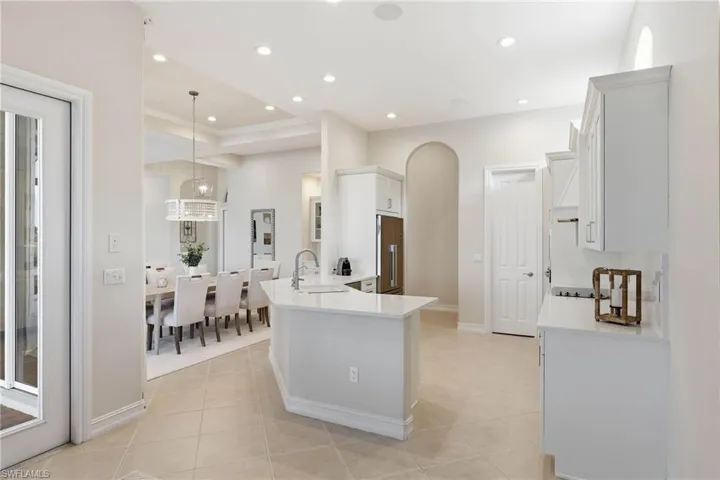 8950 Shenendoah Cir, Naples, Florida 34113