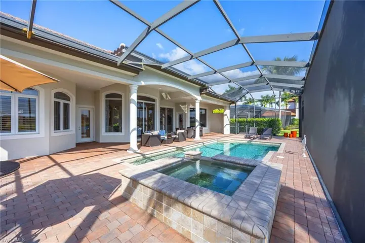 8950 Shenendoah Cir, Naples, Florida 34113