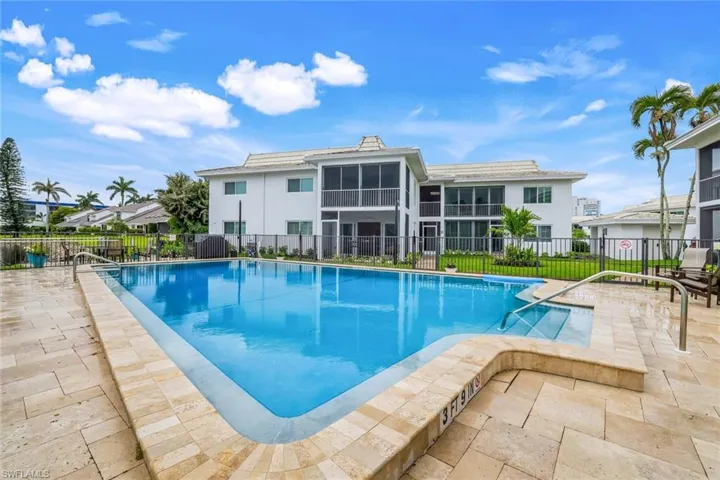 4150  Crayton  RD, Naples, FL 34103