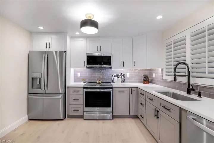 4150  Crayton  RD, Naples, FL 34103
