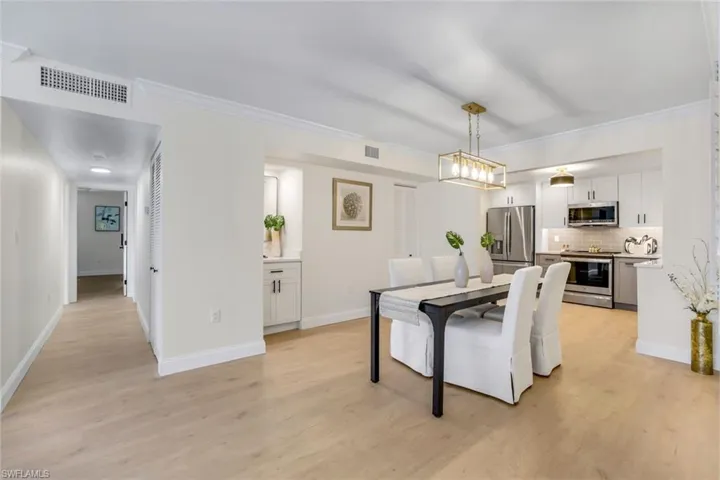 4150  Crayton  RD, Naples, FL 34103