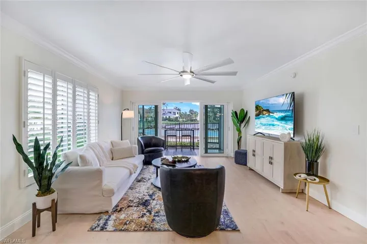 4150  Crayton  RD, Naples, FL 34103