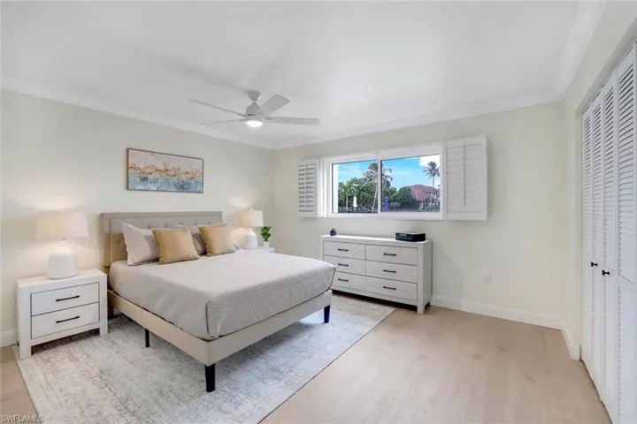 4150  Crayton  RD, Naples, FL 34103