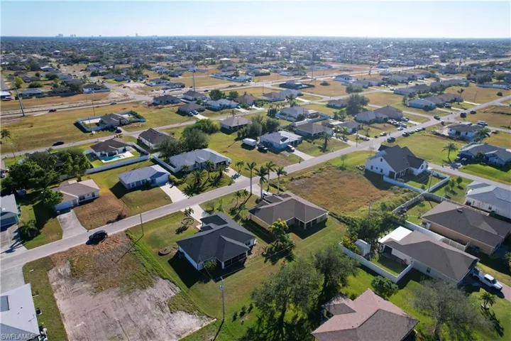 Birds eye view of property