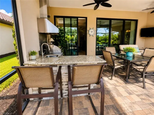 6574 Amarone Ln, Naples, Florida 34113