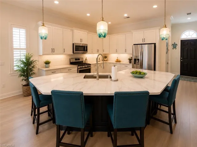 6574 Amarone Ln, Naples, Florida 34113