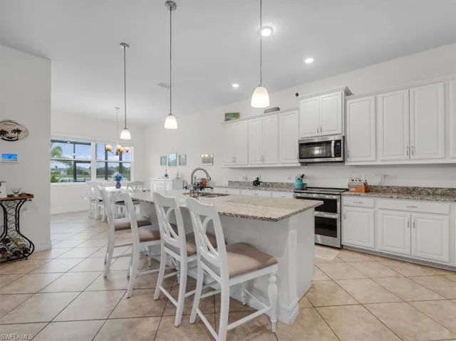 3271 Baravaldo Cir, Cape Coral, Florida 33909