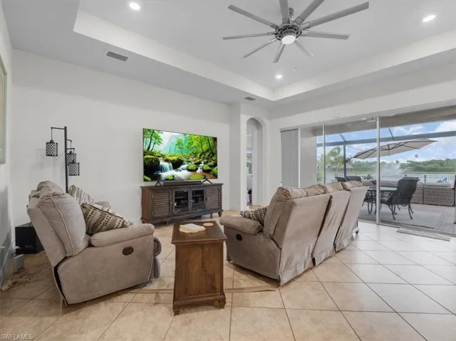 3271 Baravaldo Cir, Cape Coral, Florida 33909