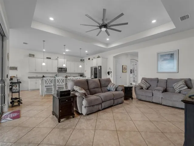 3271 Baravaldo Cir, Cape Coral, Florida 33909