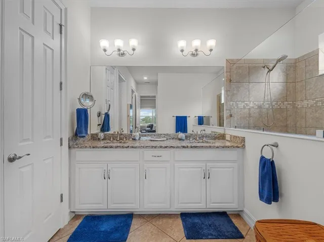 3271 Baravaldo Cir, Cape Coral, Florida 33909