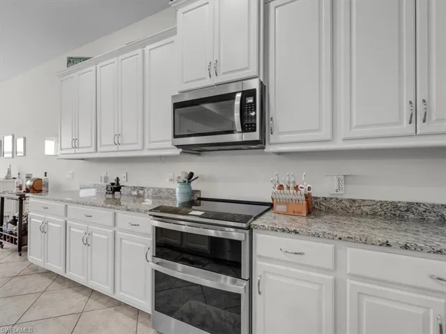 3271 Baravaldo Cir, Cape Coral, Florida 33909