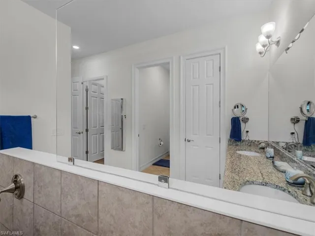 3271 Baravaldo Cir, Cape Coral, Florida 33909
