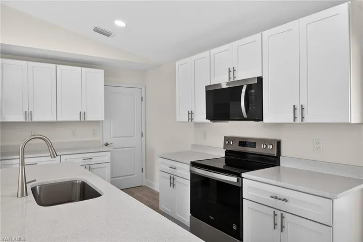 2518 Nw 19th Pl, Cape Coral, Florida 33993