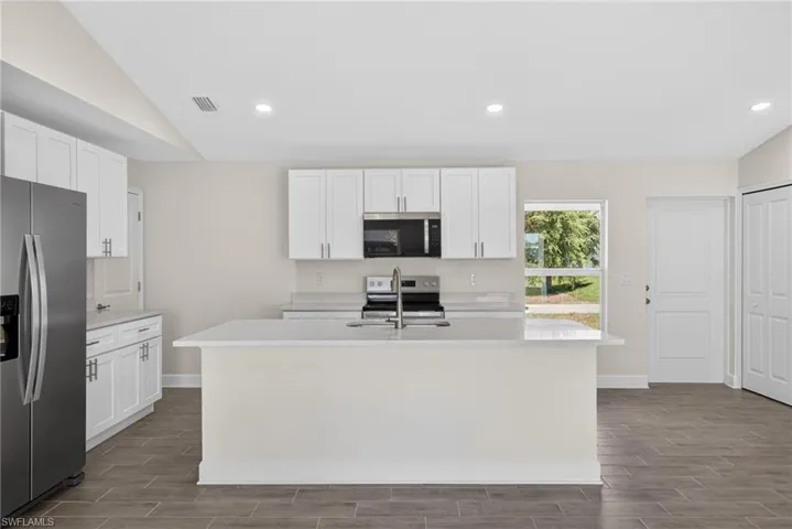 2518 Nw 19th Pl, Cape Coral, Florida 33993
