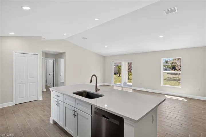 2518 Nw 19th Pl, Cape Coral, Florida 33993