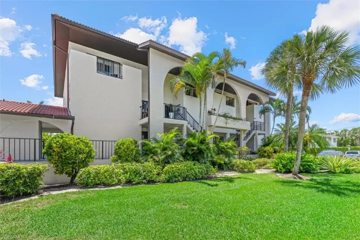 1400  Blue Point  AVE, Naples, FL 34102