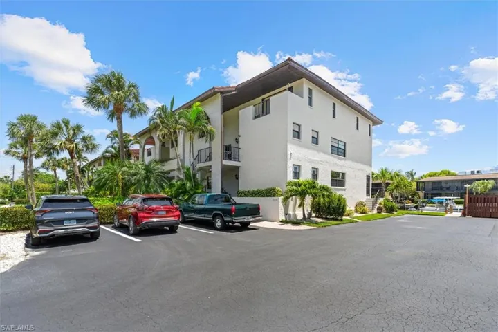 1400  Blue Point  AVE, Naples, FL 34102