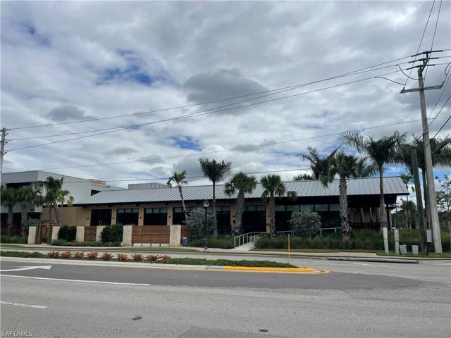 Rebecca's is the newest winebar and restaurant on Bayshore