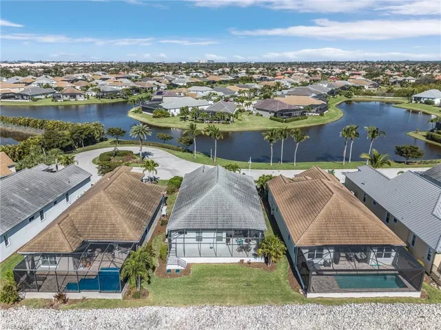 Quiet Culdesac with Spectacular Lake View