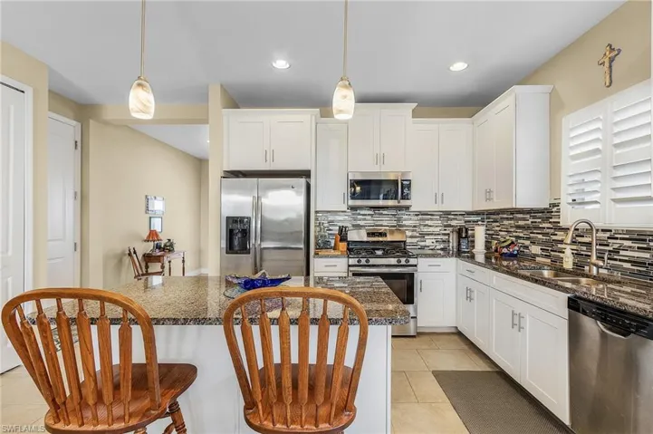 Spacious Kitchen with plenty of cabinet space