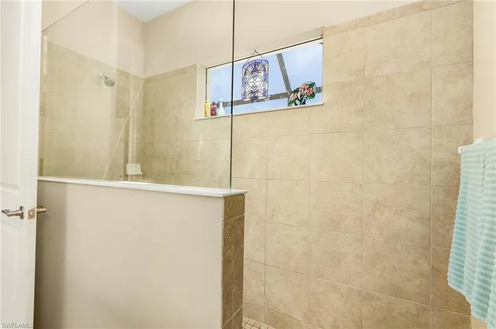 Large Walk in Tile Master Shower