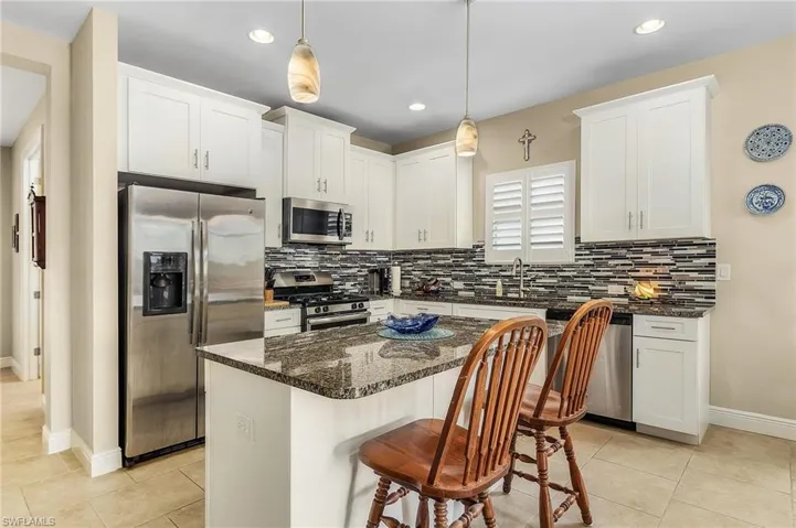 Kitchen Island w/granite and cabinet space