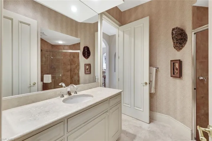 4th En Suite Bath