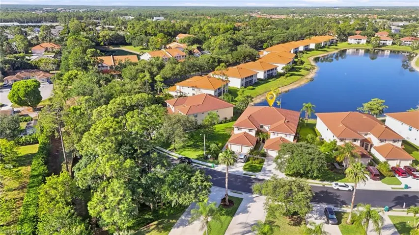 340  Robin Hood  CIR, Naples, FL 34104