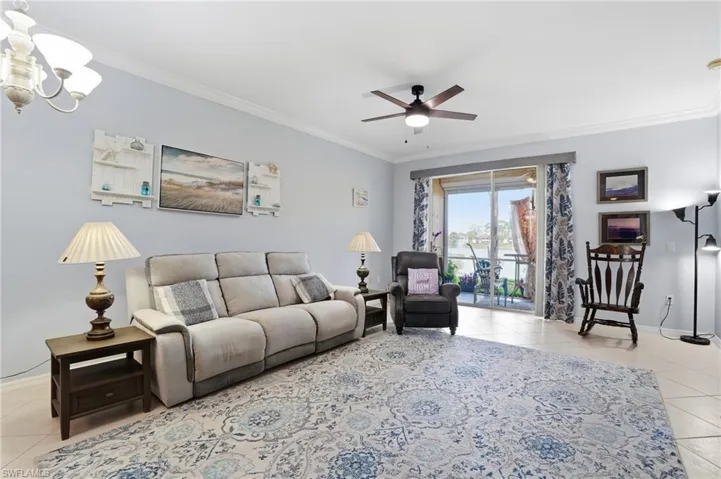 340  Robin Hood  CIR, Naples, FL 34104