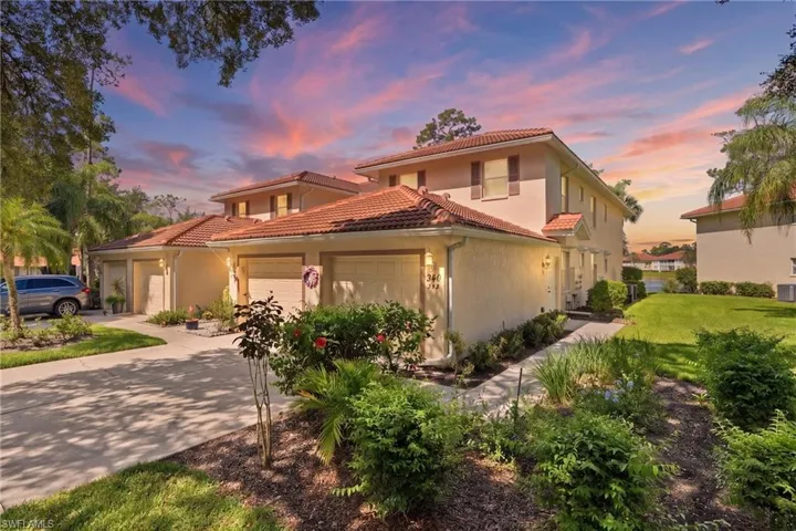 340  Robin Hood  CIR, Naples, FL 34104