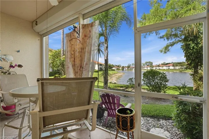 340  Robin Hood  CIR, Naples, FL 34104