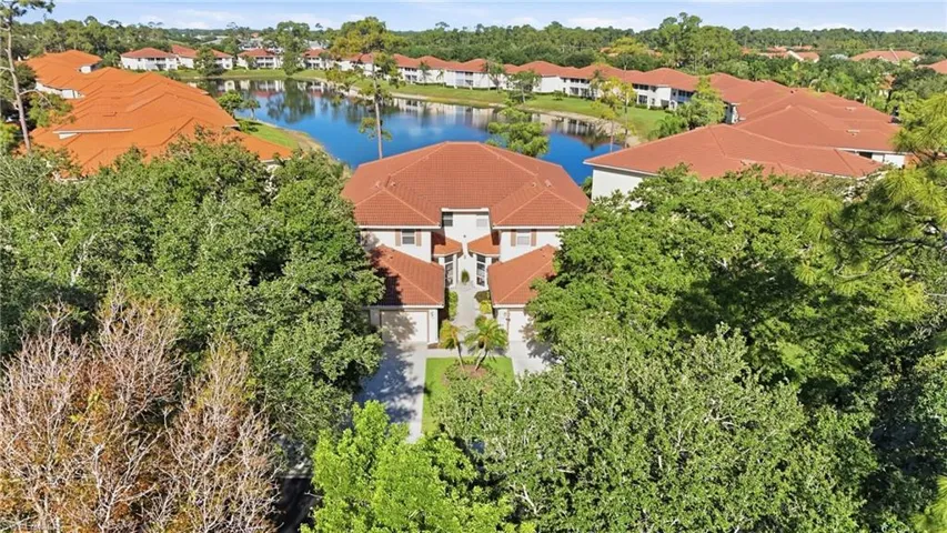 340  Robin Hood  CIR, Naples, FL 34104