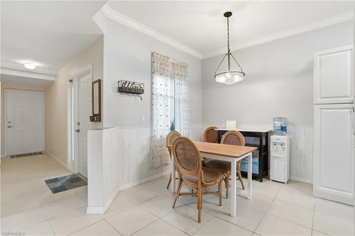 340  Robin Hood  CIR, Naples, FL 34104