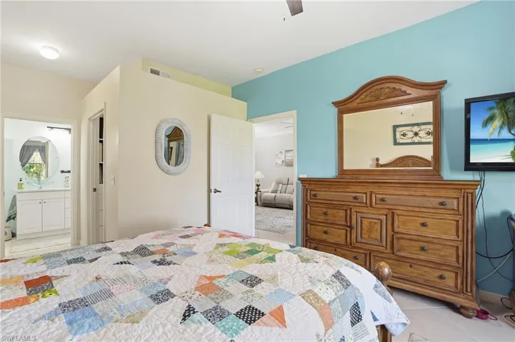 340  Robin Hood  CIR, Naples, FL 34104