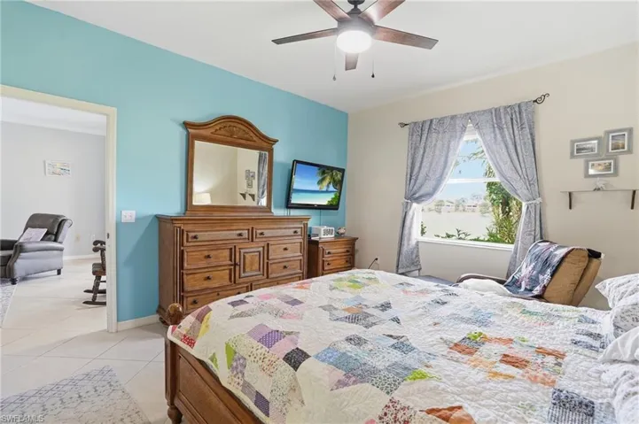 340  Robin Hood  CIR, Naples, FL 34104