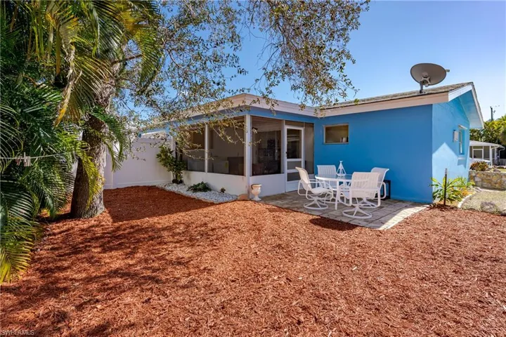 1781 Smugglers Cv A, Naples, Florida 34112